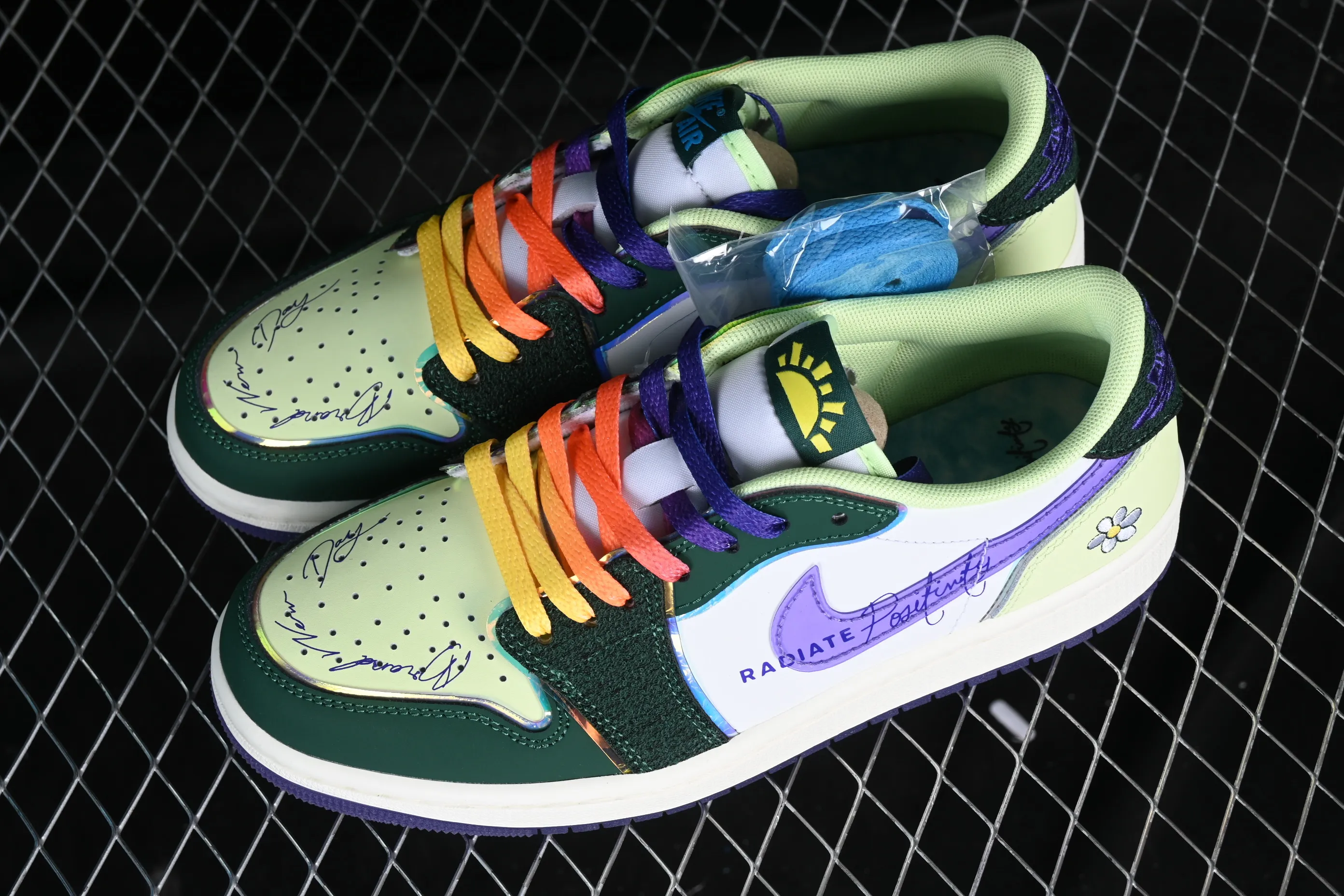 All categories Air Jordan Jordan series basketball shoes Air Jordan 1 Low G version pure original Air Jordan 1 Low OG "Doernbecher" AJ1 Joe 1 charity low-top cultural casual sneakers FD9665-351